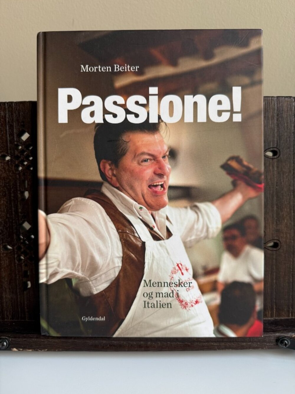 SIGNED Passione! Italian Food Book Danish Language Morten Beiter HC